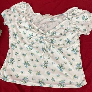 Very cute crop top size large